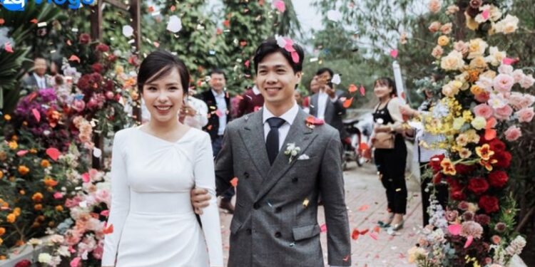 Ảnh Hiếm: Viên Minh và Công Phượng Về Quê, Mối Quan Hệ Với Gia Đình Chồng Ra Sao? 1 vien-minh-va-cong-phuong